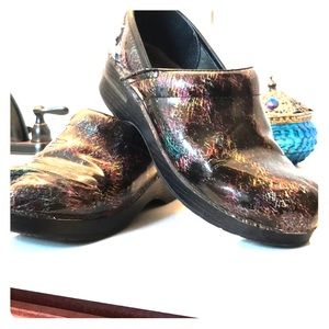 dansko clogs